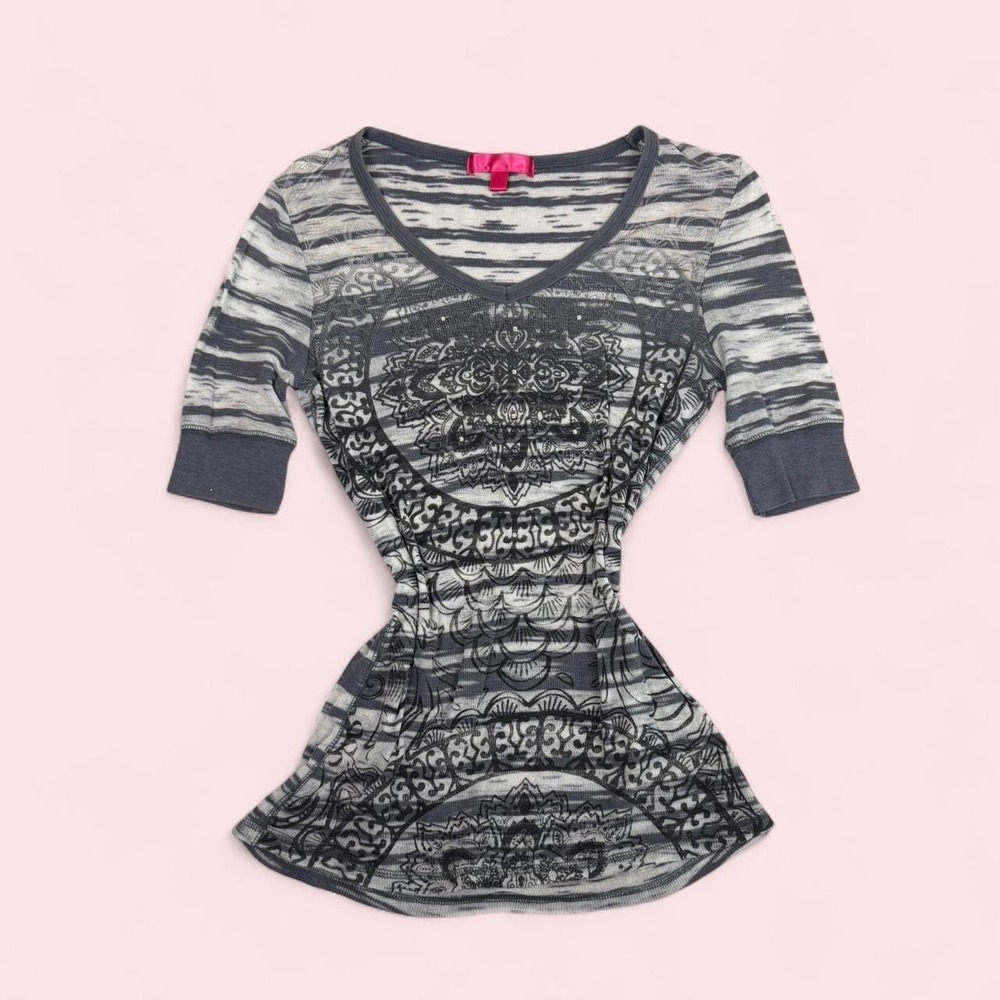 y2k Almost Famous grey striped boho grunge short sleeve top
